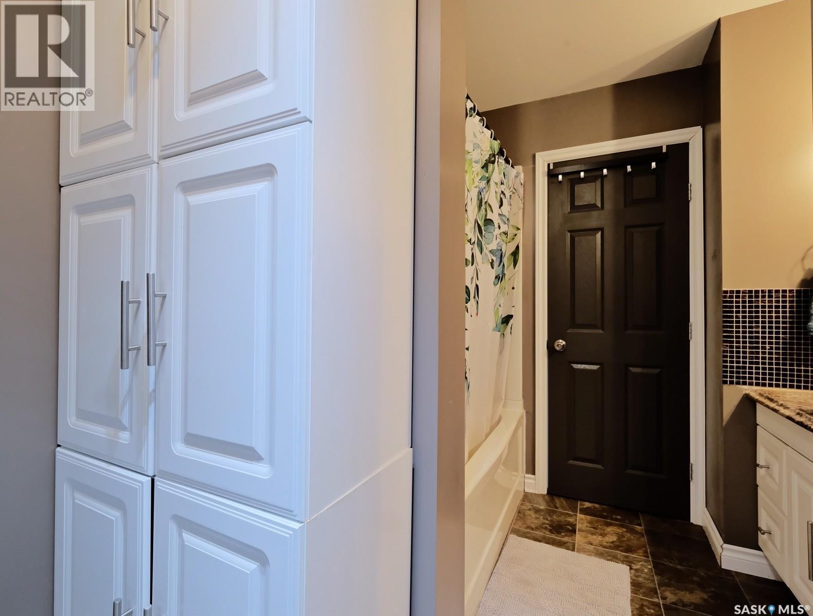 106 8Th Avenue W, Biggar, SK - Indoor Photo Showing Other Room