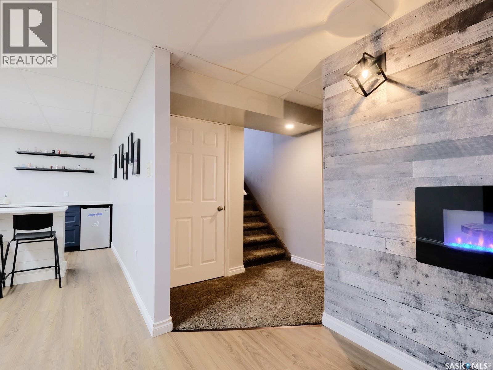 106 8Th Avenue W, Biggar, SK - Indoor