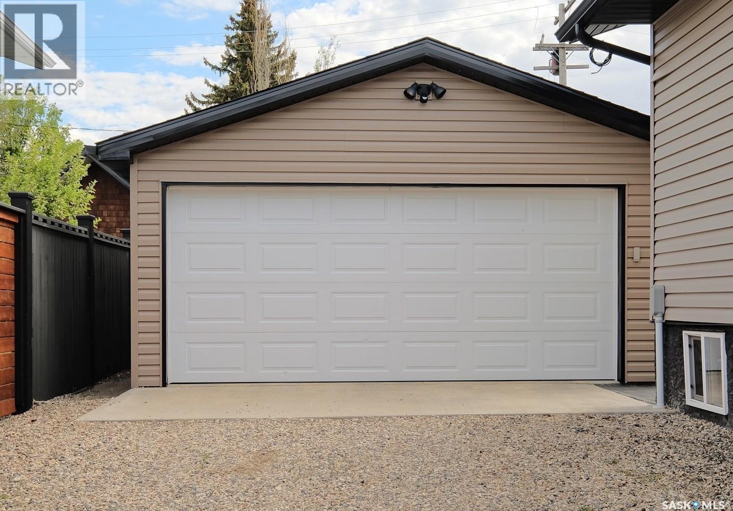 106 8Th Avenue W, Biggar, SK - Outdoor With Exterior