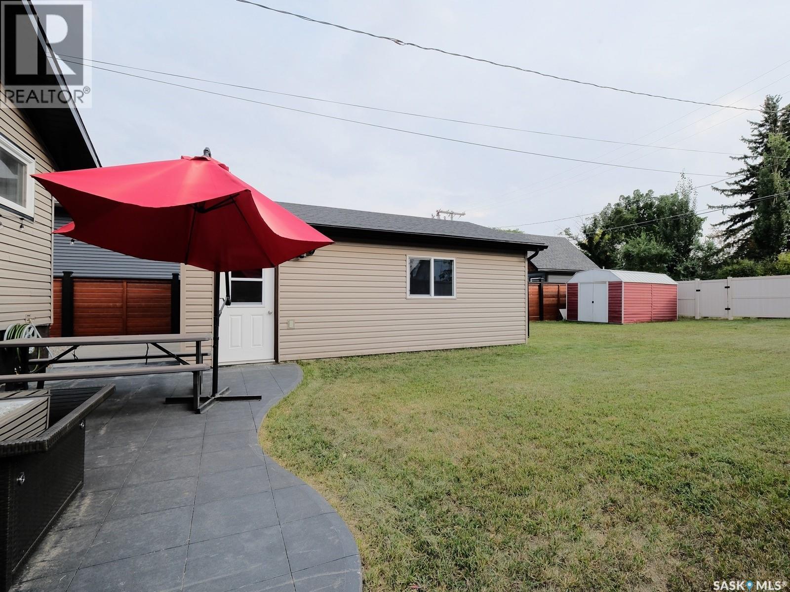 106 8Th Avenue W, Biggar, SK - Outdoor With Exterior