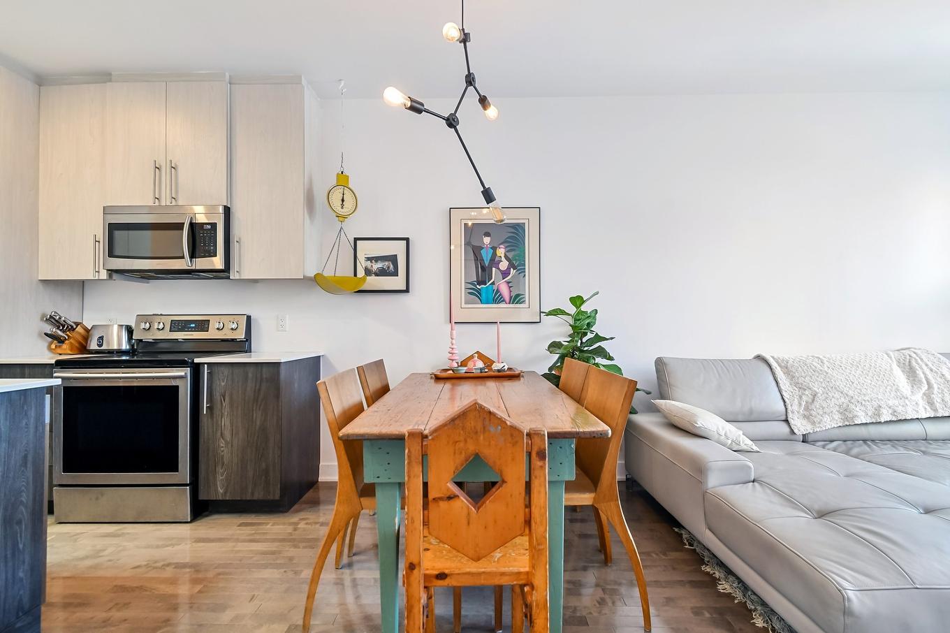 Dining room - 302-3551 Rue St-Dominique, Montréal (Le Plateau-Mont-Royal), QC - Indoor Photo Showing Kitchen
