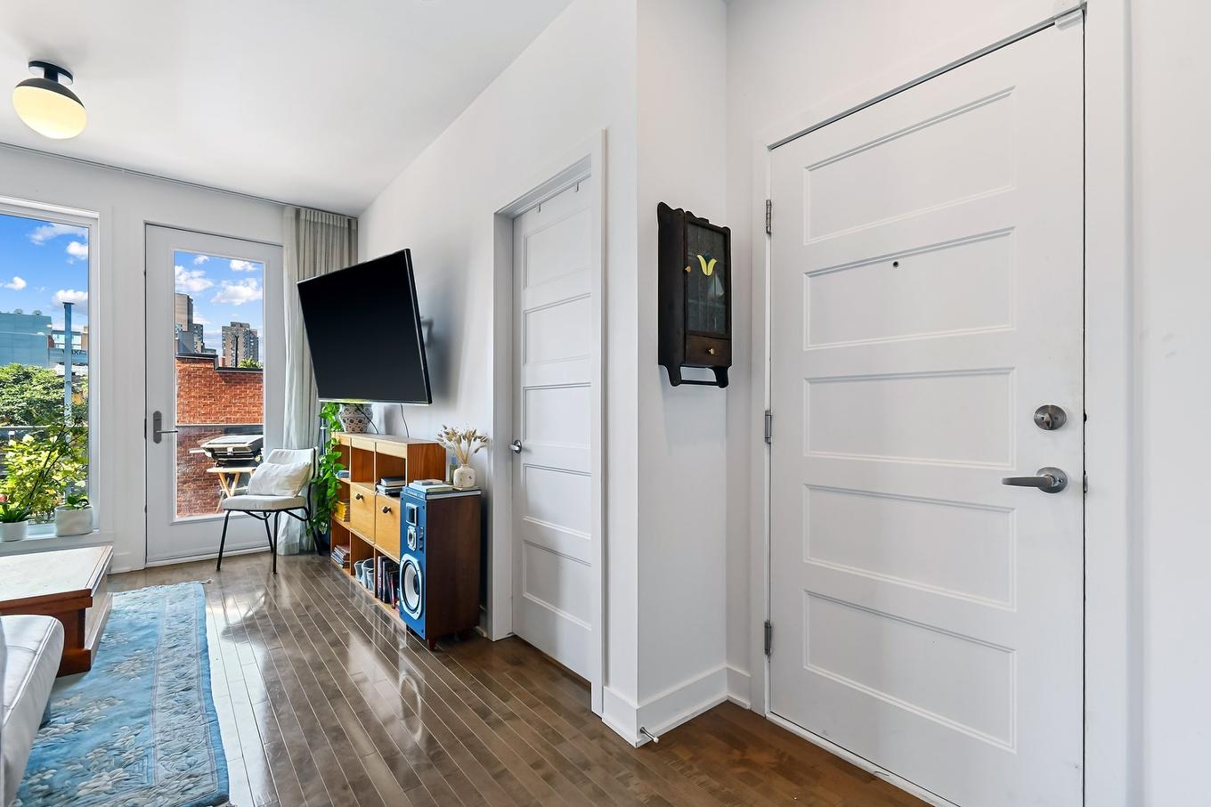 Hall - 302-3551 Rue St-Dominique, Montréal (Le Plateau-Mont-Royal), QC - Indoor Photo Showing Other Room