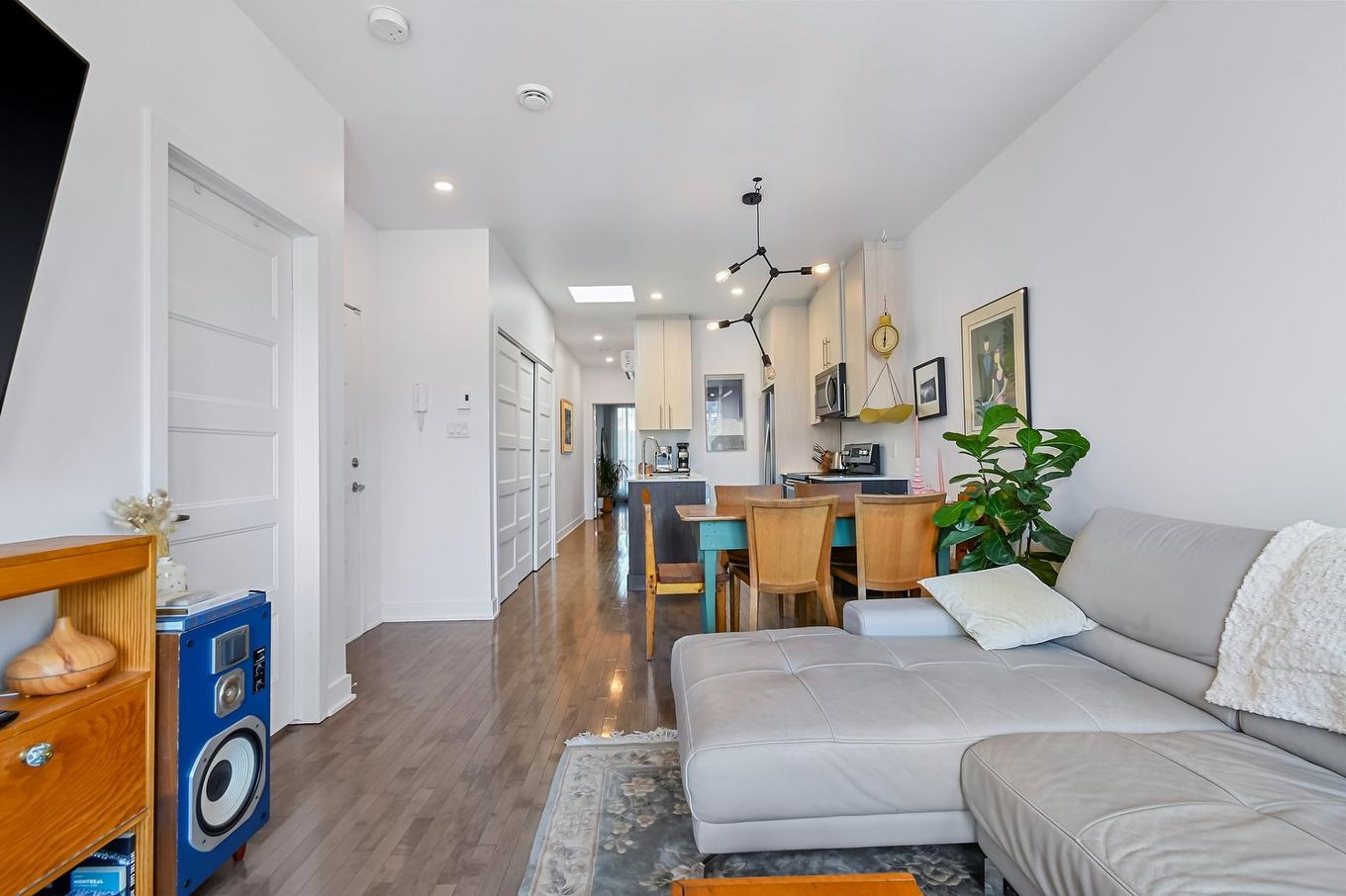 Living room - 302-3551 Rue St-Dominique, Montréal (Le Plateau-Mont-Royal), QC - Indoor