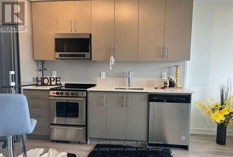 1301 - 212 King William Street, Hamilton, ON - Indoor Photo Showing Kitchen