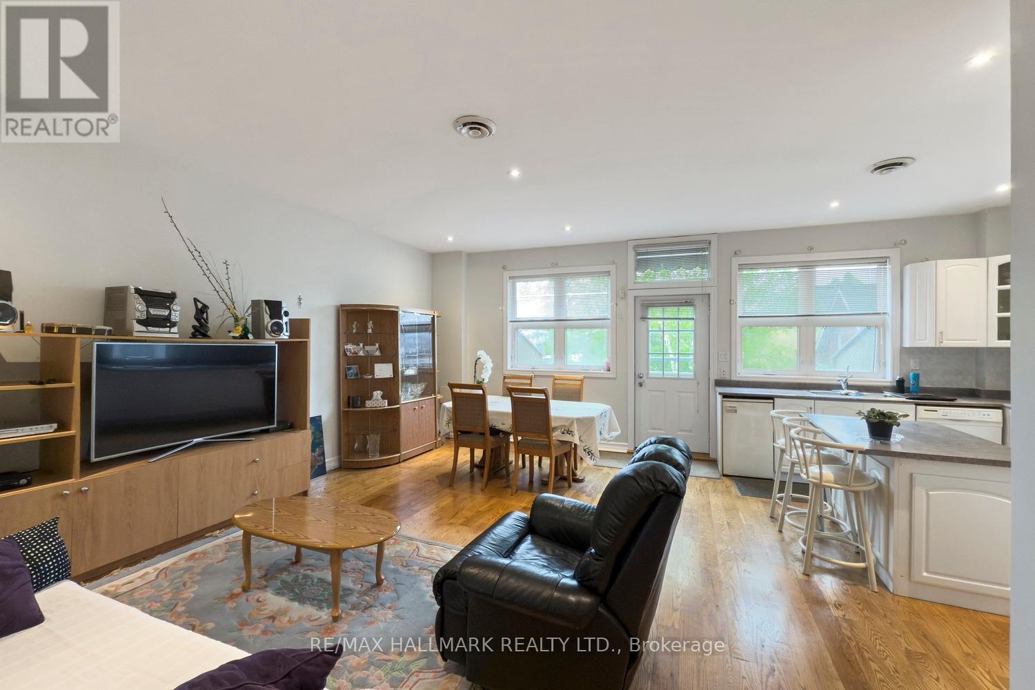 3631 Dundas Street W, Toronto, ON