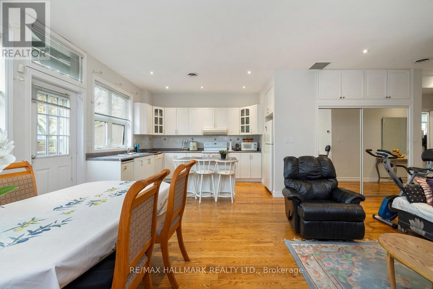 3631 Dundas Street W, Toronto, ON