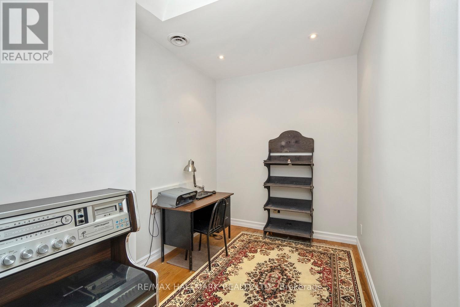 3631 Dundas Street W, Toronto, ON