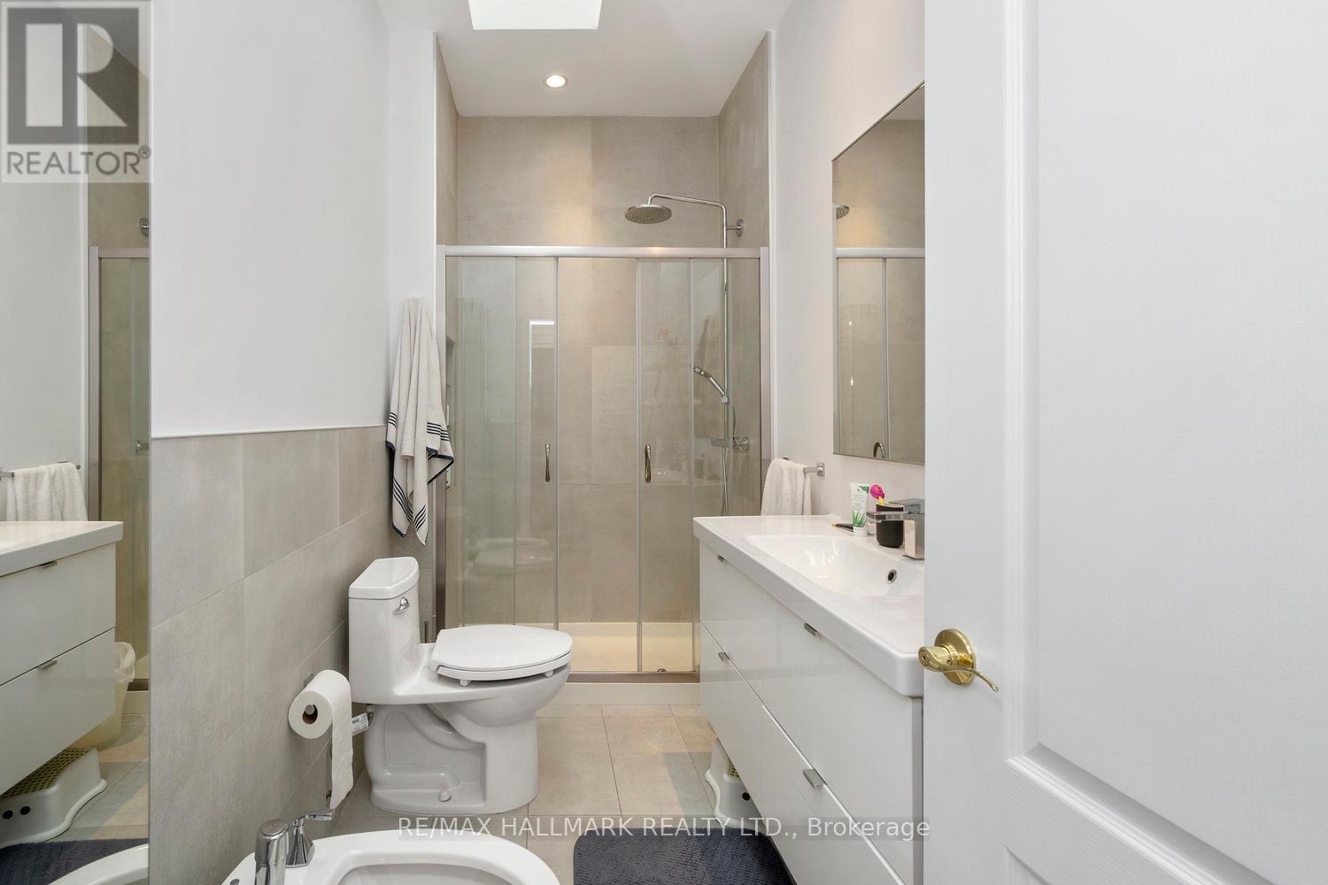 3631 Dundas Street W, Toronto, ON