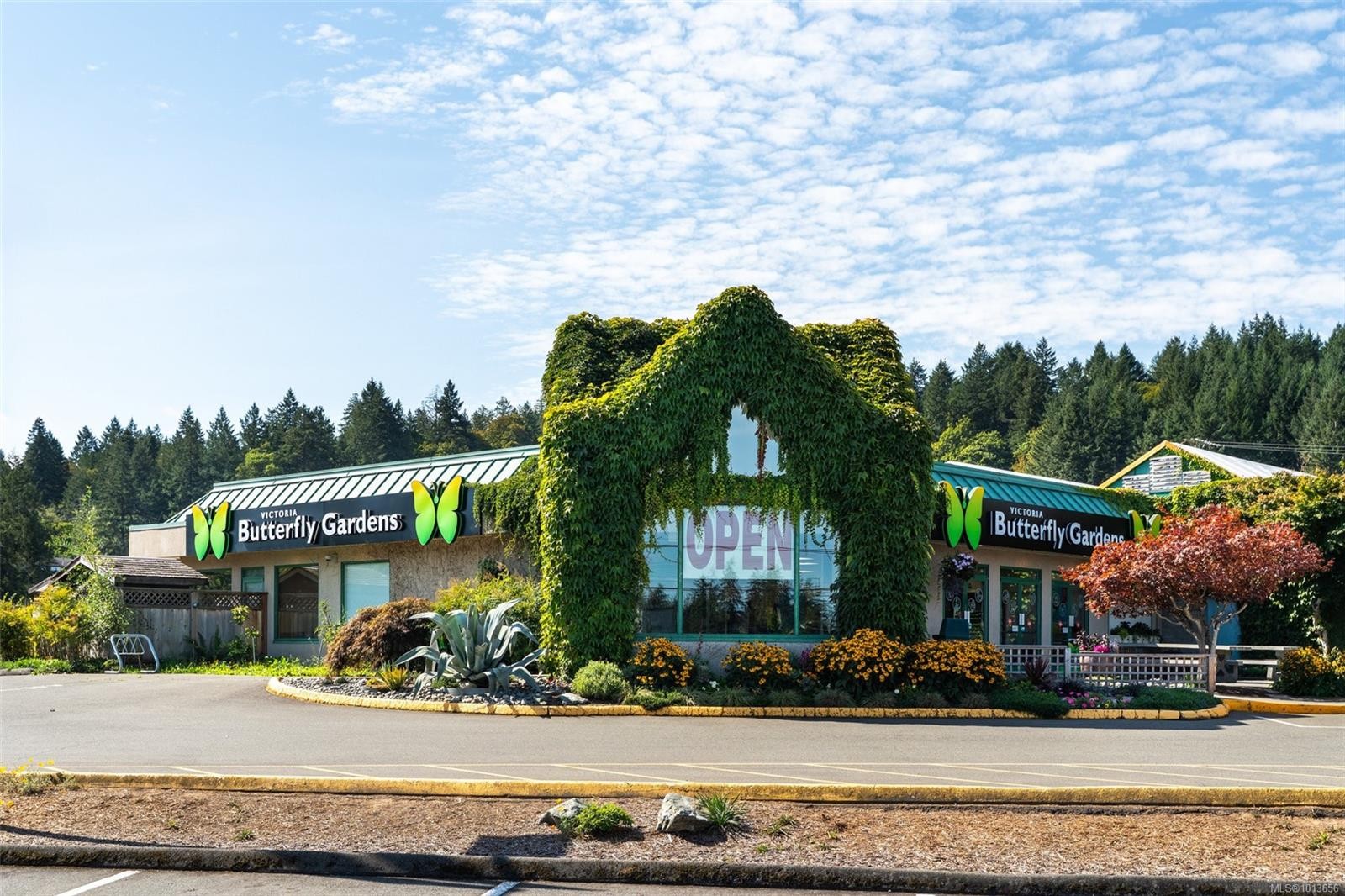 1208 Marchant Rd, Central Saanich, BC