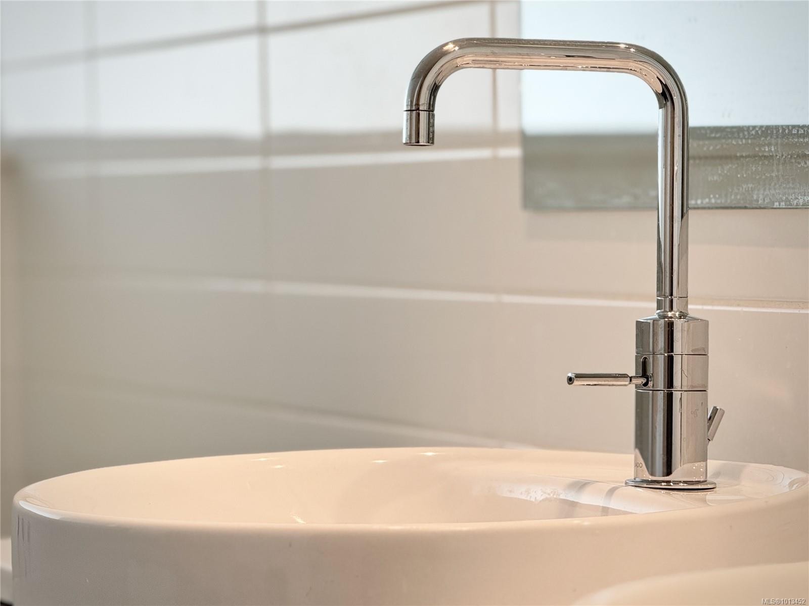 438-770 Fisgard St, Victoria, BC - Indoor Photo Showing Bathroom