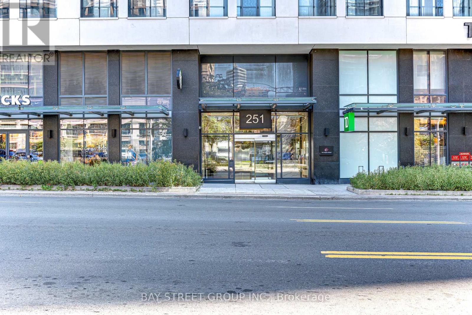 3809 - 251 Jarvis Street, Toronto, ON - Outdoor