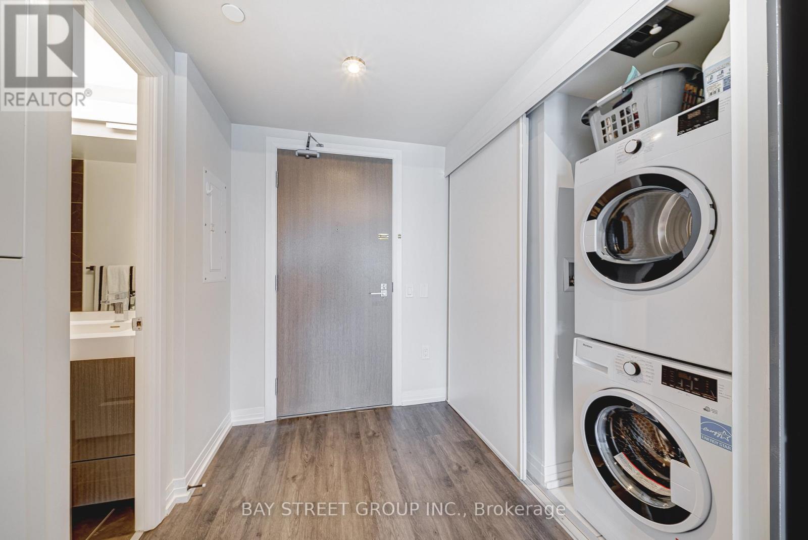 3809 - 251 Jarvis Street, Toronto, ON - Indoor Photo Showing Laundry Room