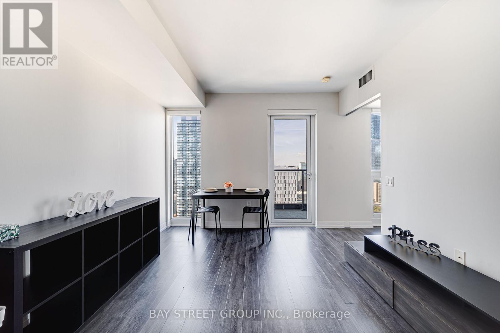3809 - 251 Jarvis Street, Toronto, ON - Indoor