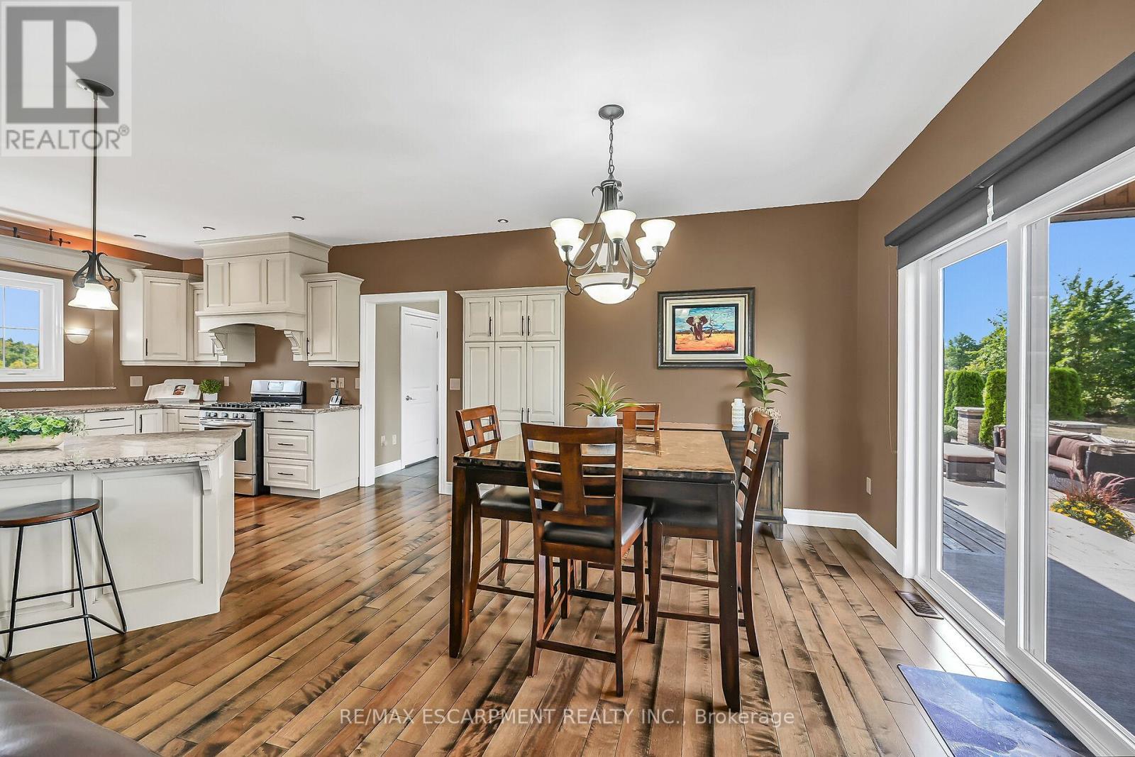 175 Yaremy Road, Haldimand, ON - Indoor Photo Showing Dining Room
