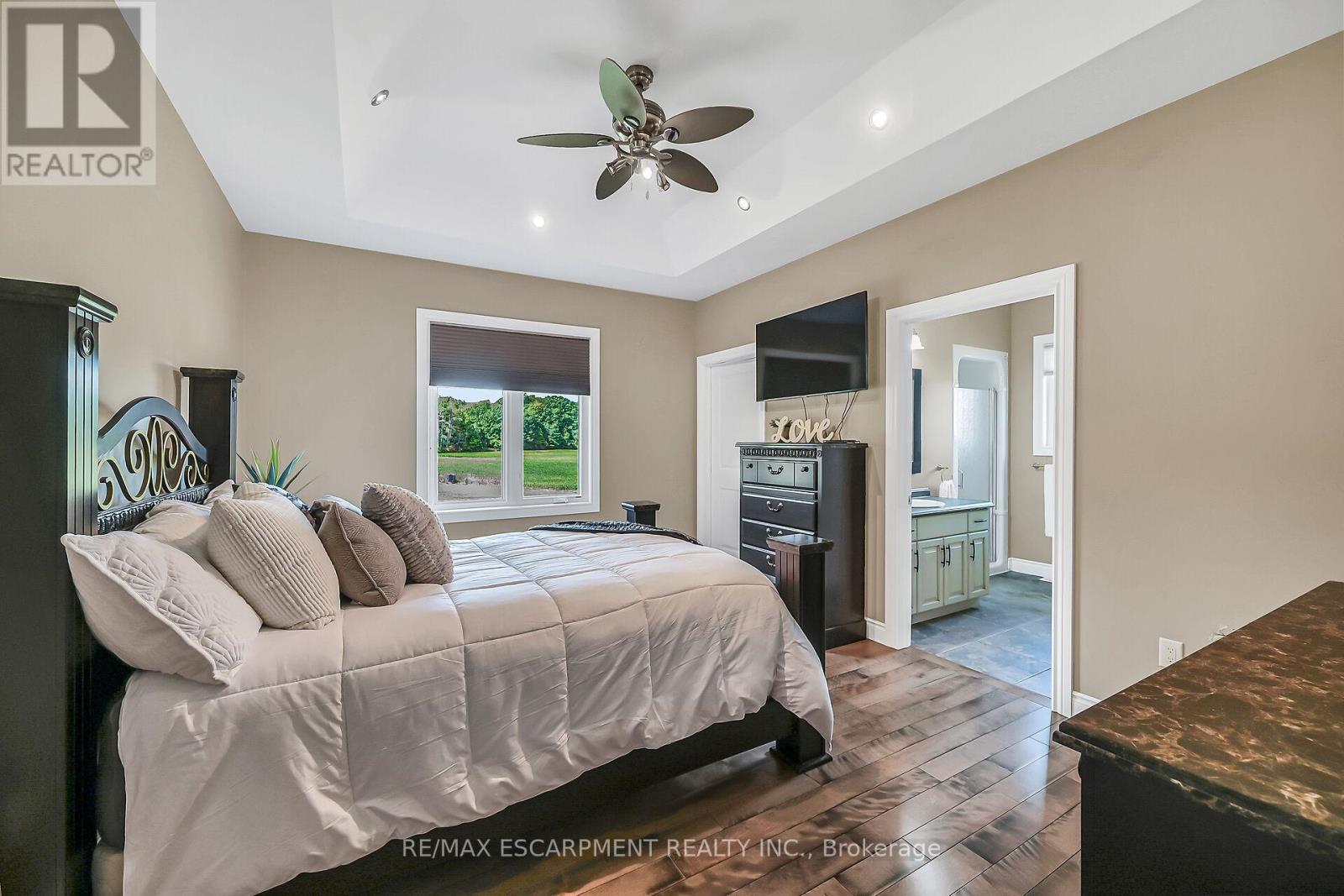 175 Yaremy Road, Haldimand, ON - Indoor Photo Showing Bedroom