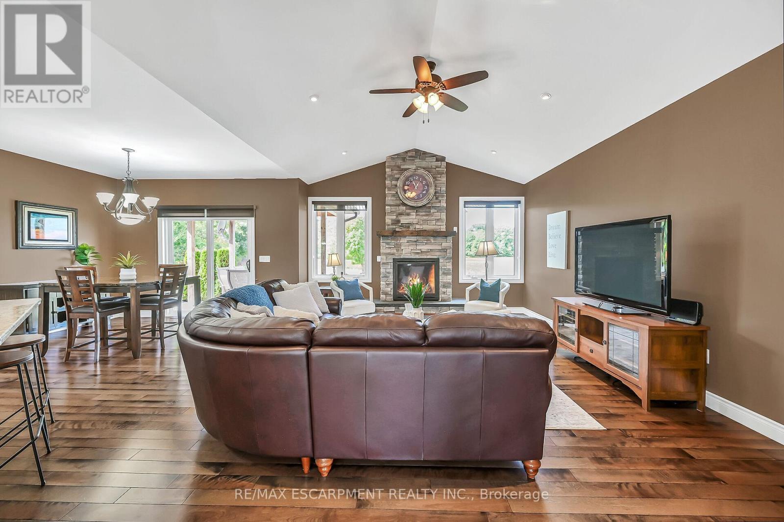 175 Yaremy Road, Haldimand, ON - Indoor Photo Showing Living Room With Fireplace