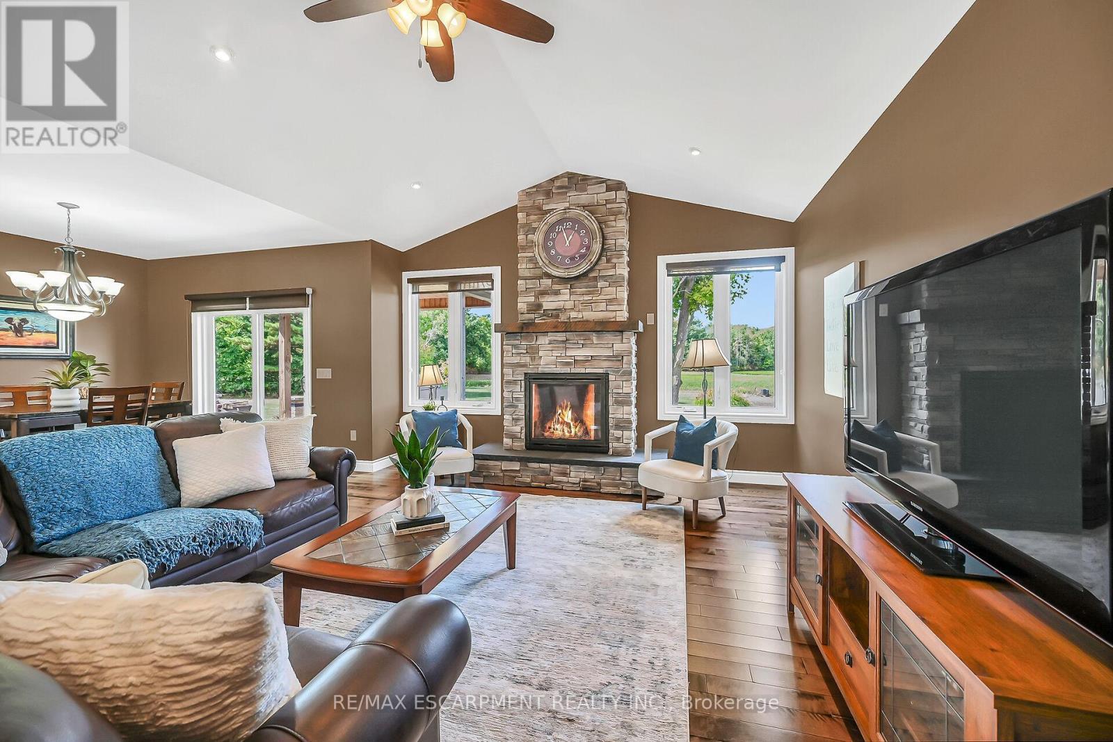 175 Yaremy Road, Haldimand, ON - Indoor Photo Showing Living Room With Fireplace