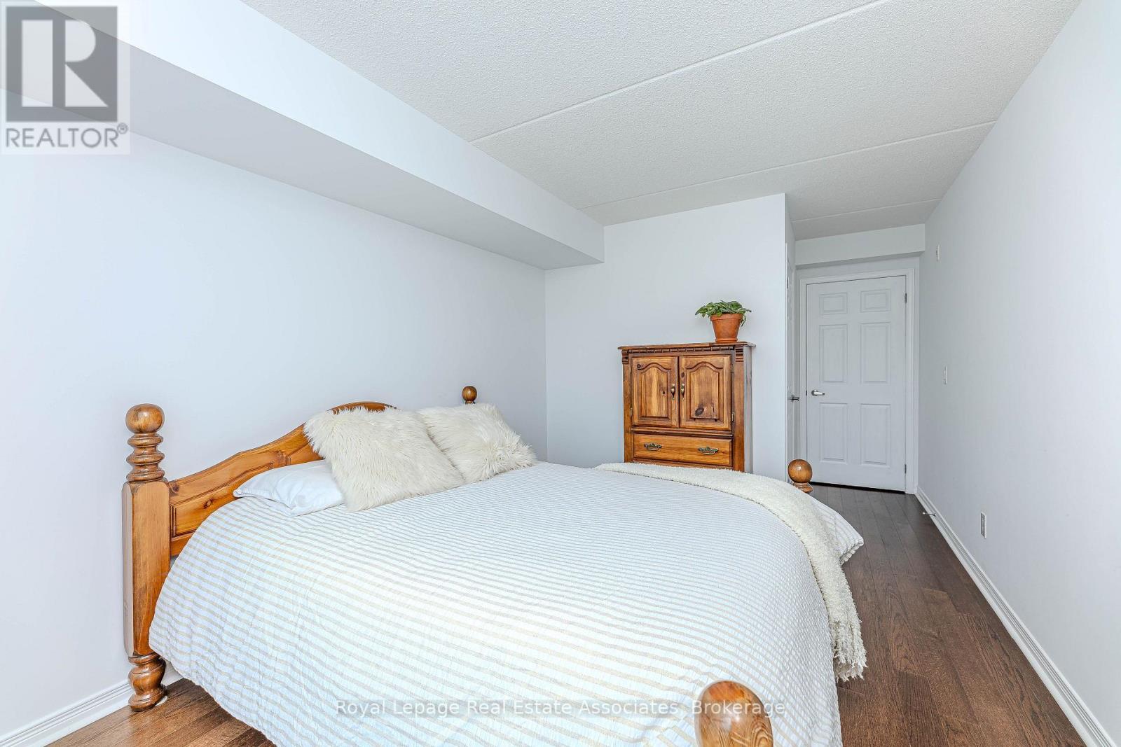 202 - 60 Via Rosedale Way, Brampton, ON - Indoor Photo Showing Bedroom