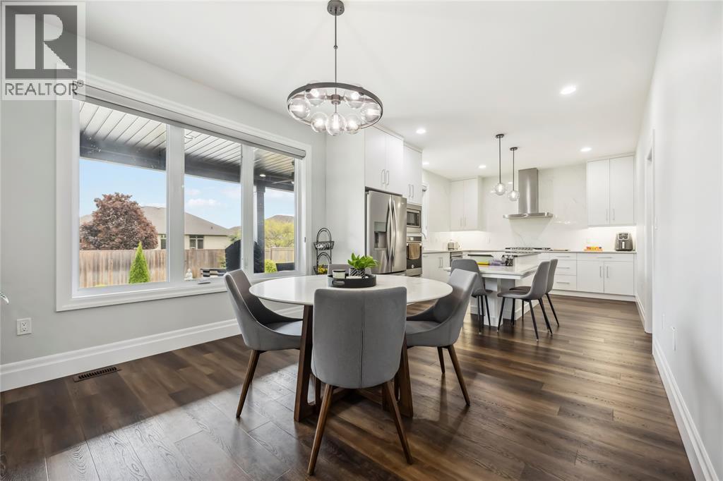 452 Chrisvale Boulevard, Sarnia, ON - Indoor Photo Showing Dining Room