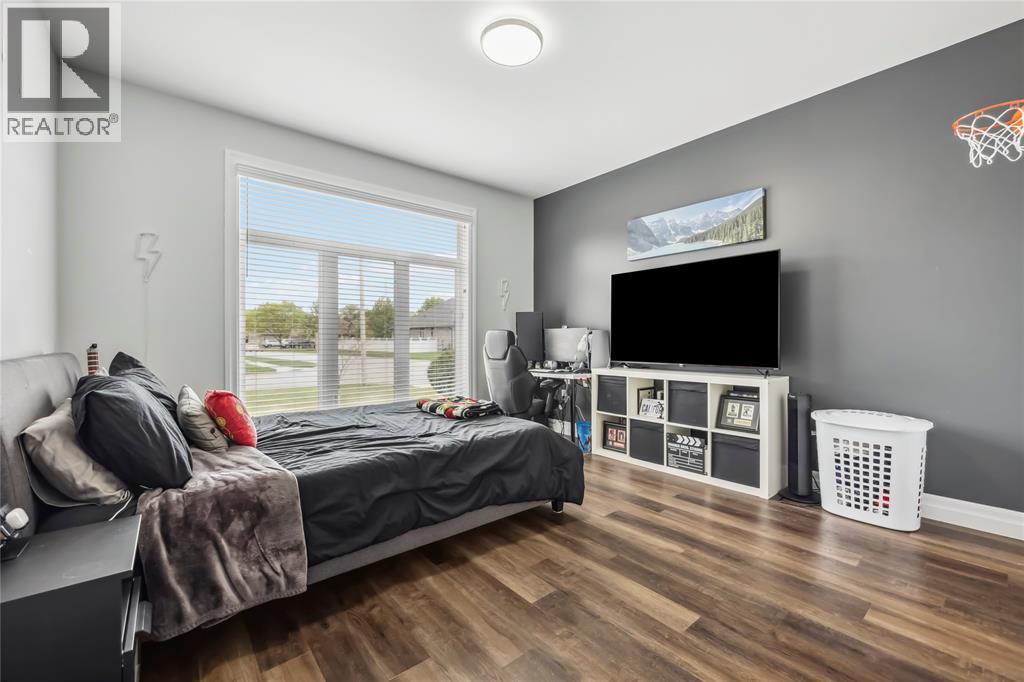452 Chrisvale Boulevard, Sarnia, ON - Indoor Photo Showing Bedroom