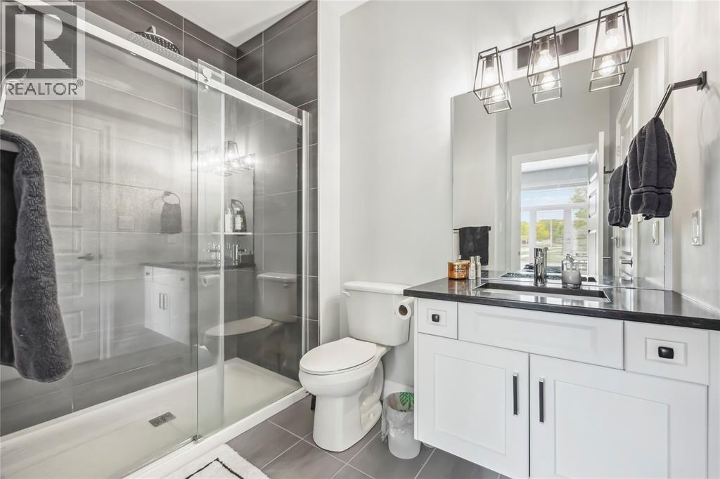 452 Chrisvale Boulevard, Sarnia, ON - Indoor Photo Showing Bathroom