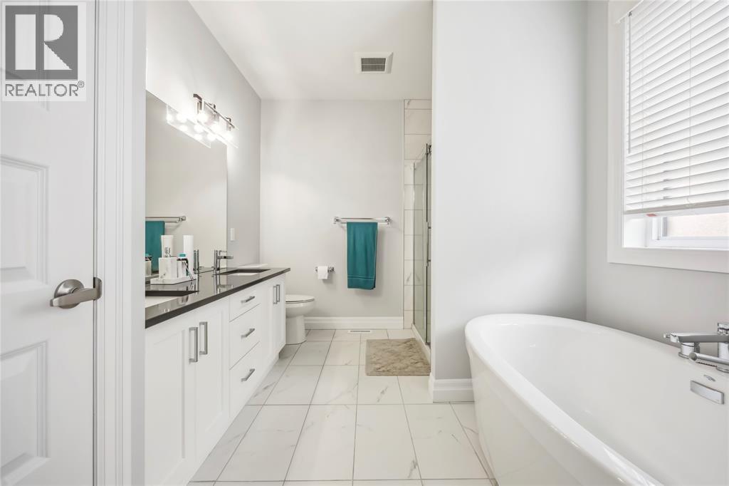 452 Chrisvale Boulevard, Sarnia, ON - Indoor Photo Showing Bathroom