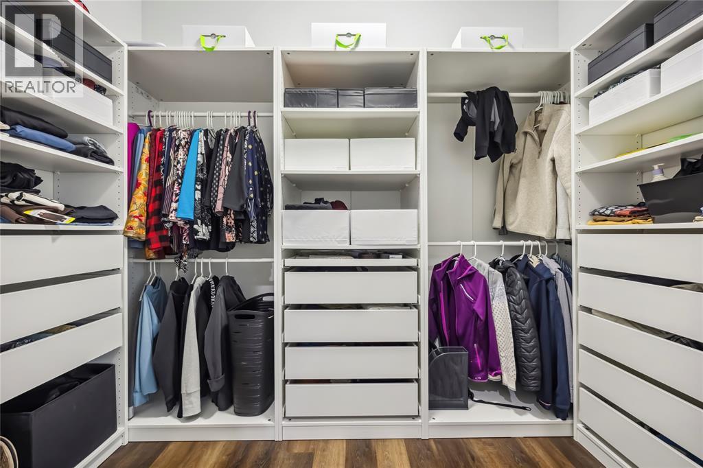 452 Chrisvale Boulevard, Sarnia, ON - Indoor With Storage