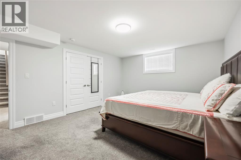 452 Chrisvale Boulevard, Sarnia, ON - Indoor Photo Showing Bedroom