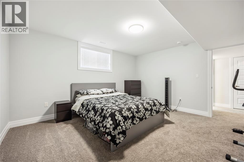 452 Chrisvale Boulevard, Sarnia, ON - Indoor Photo Showing Bedroom
