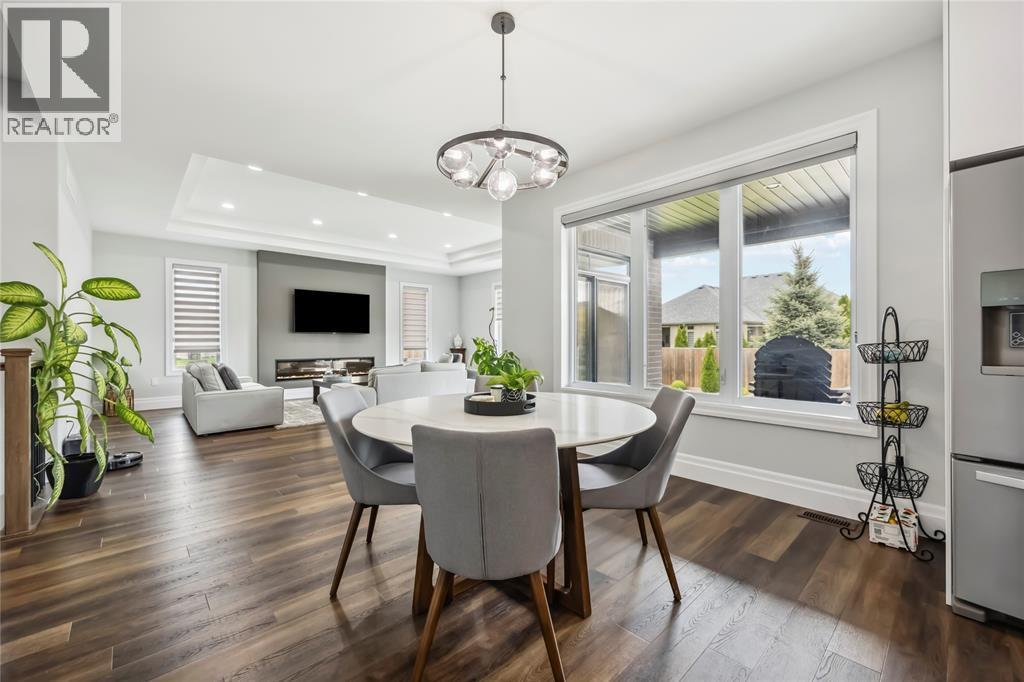 452 Chrisvale Boulevard, Sarnia, ON - Indoor Photo Showing Dining Room