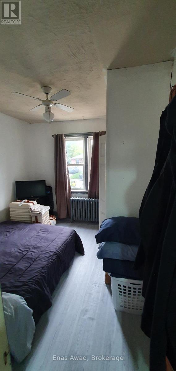 724 Third Avenue, Peterborough (Otonabee Ward 1), ON - Indoor Photo Showing Bedroom