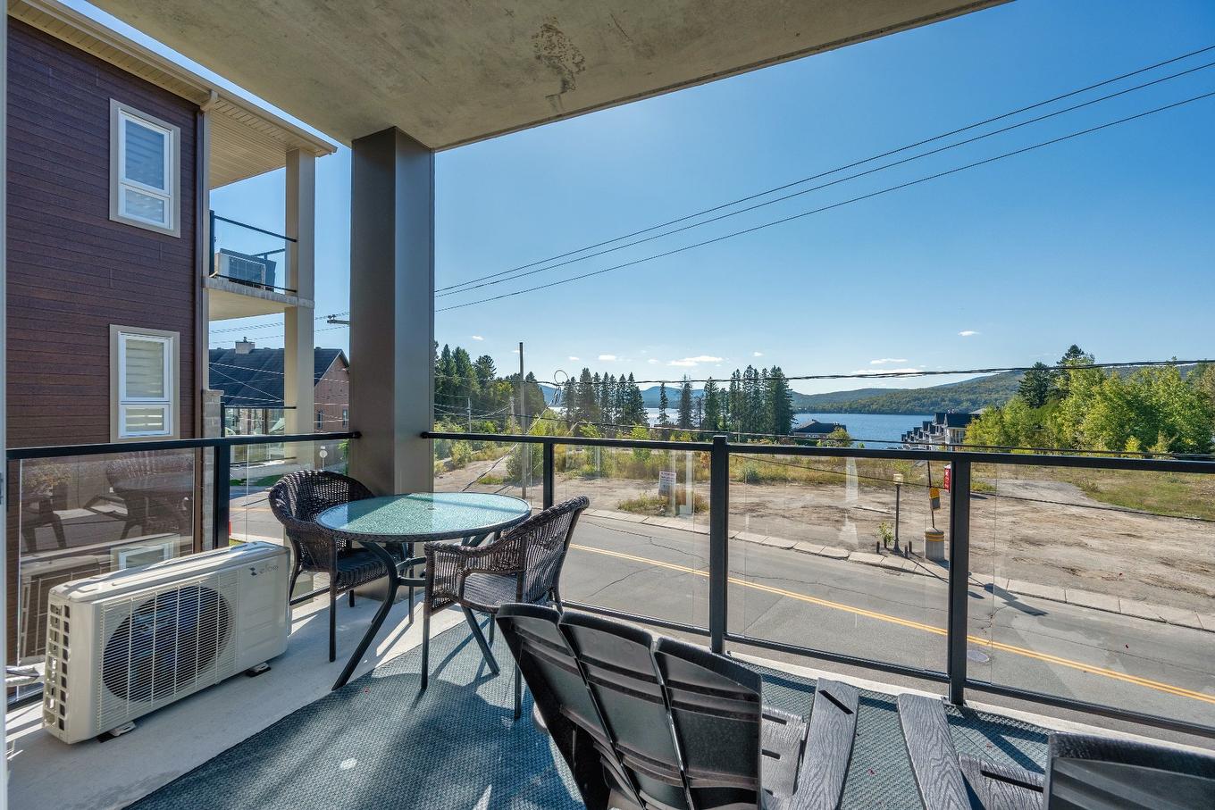 Balcon - 202-281 Rue Principale, Saint-Donat, QC - Outdoor With Body Of Water With Exterior