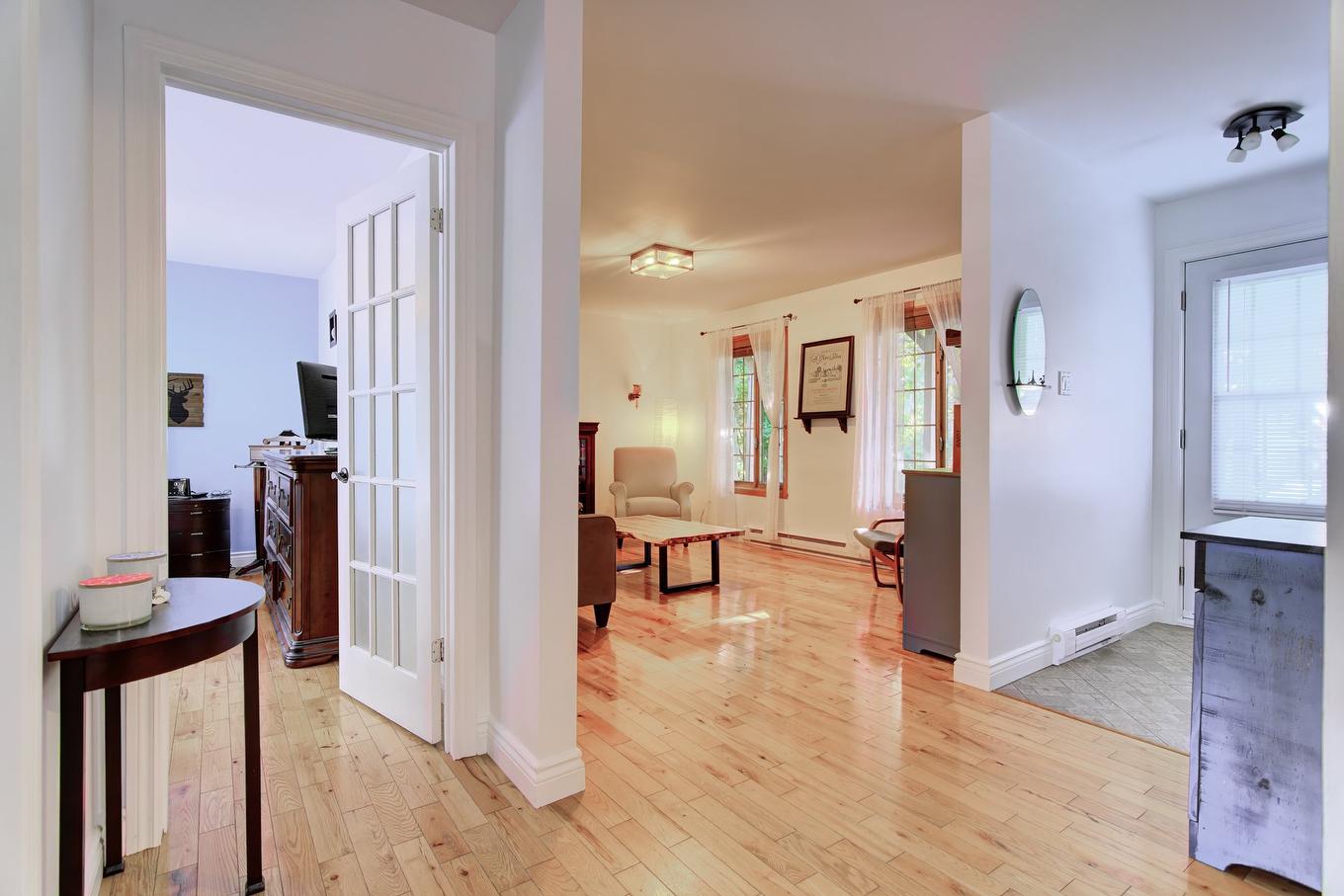 Overall view - 48 Rue Pierre-Ricard, Notre-Dame-De-L'Île-Perrot, QC - Indoor Photo Showing Other Room