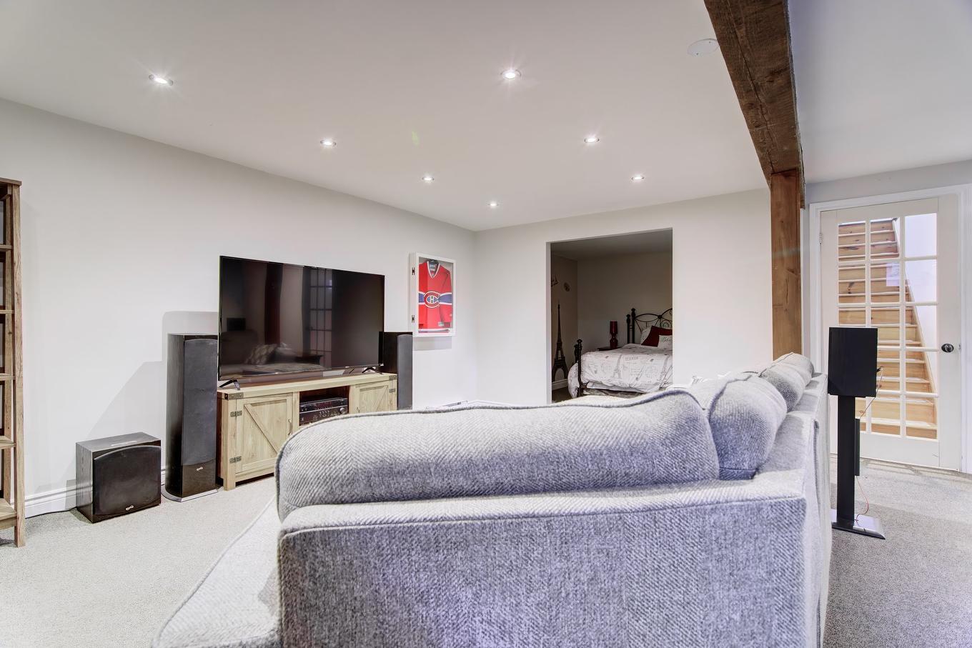 Family room - 48 Rue Pierre-Ricard, Notre-Dame-De-L'Île-Perrot, QC - Indoor Photo Showing Bedroom