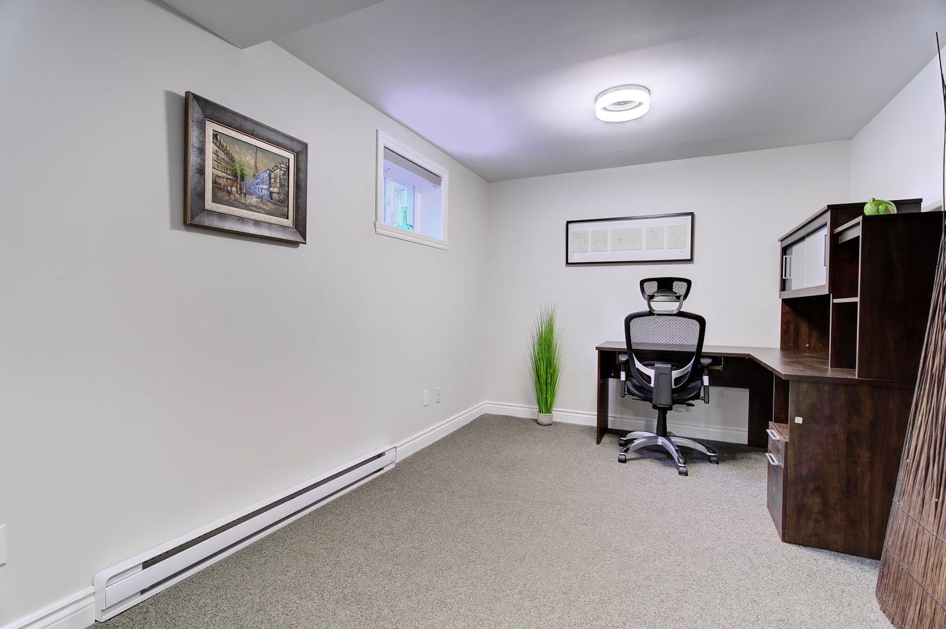 Office - 48 Rue Pierre-Ricard, Notre-Dame-De-L'Île-Perrot, QC - Indoor