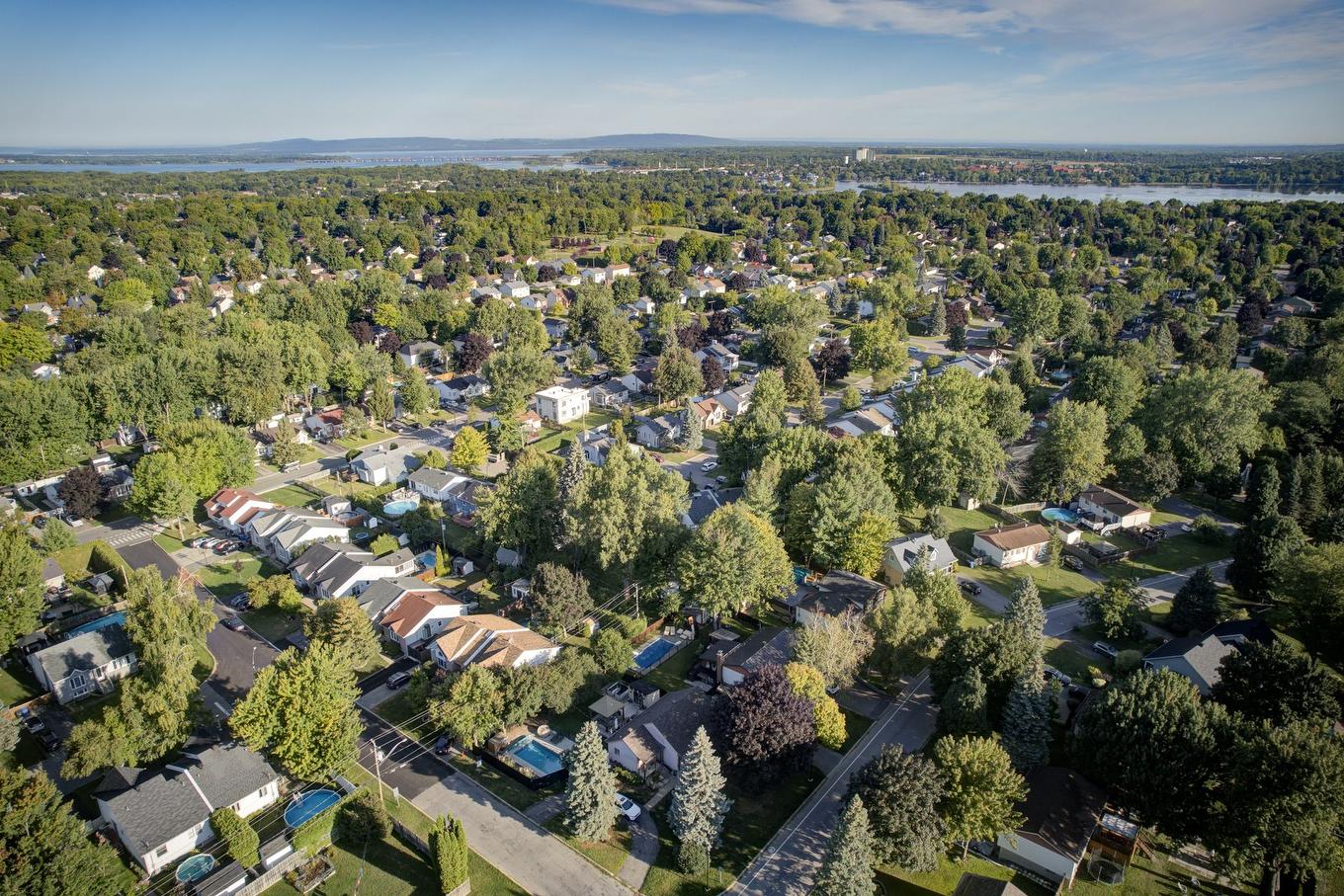 Aerial photo - 48 Rue Pierre-Ricard, Notre-Dame-De-L'Île-Perrot, QC - Outdoor With View