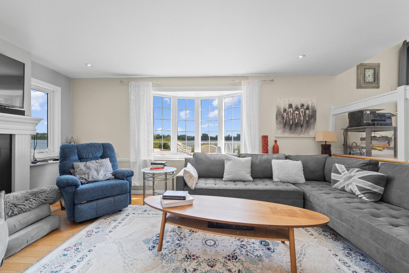 Living room - 7212 Boul. Lévesque E., Laval (Duvernay), QC - Indoor Photo Showing Living Room With Fireplace