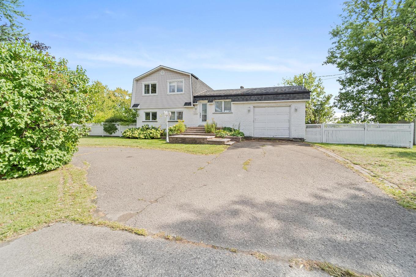 Exterior - 7212 Boul. Lévesque E., Laval (Duvernay), QC - Outdoor