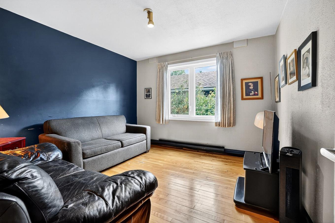 Chambre à coucher - 105 Av. De Picardie, Saint-Lambert, QC - Indoor Photo Showing Living Room