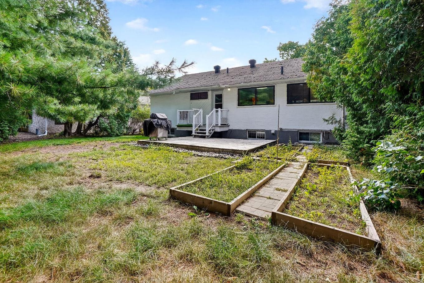 Cour - 105 Av. De Picardie, Saint-Lambert, QC - Outdoor