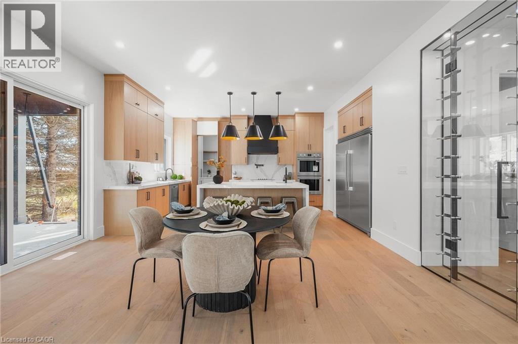 1060 Walton Avenue, Listowel, ON - Indoor Photo Showing Dining Room