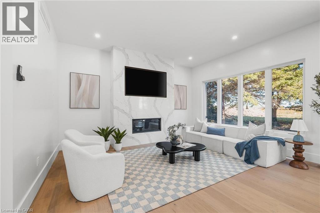 1060 Walton Avenue, Listowel, ON - Indoor With Fireplace