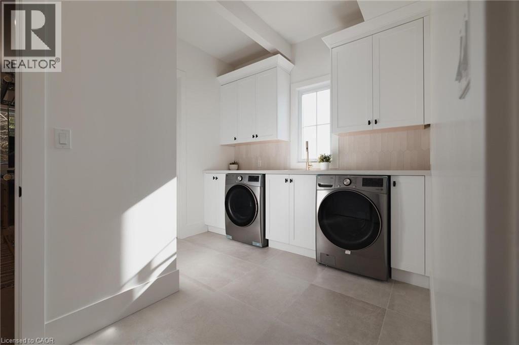 1060 Walton Avenue, Listowel, ON - Indoor Photo Showing Laundry Room