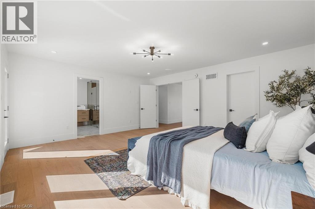 1060 Walton Avenue, Listowel, ON - Indoor Photo Showing Bedroom