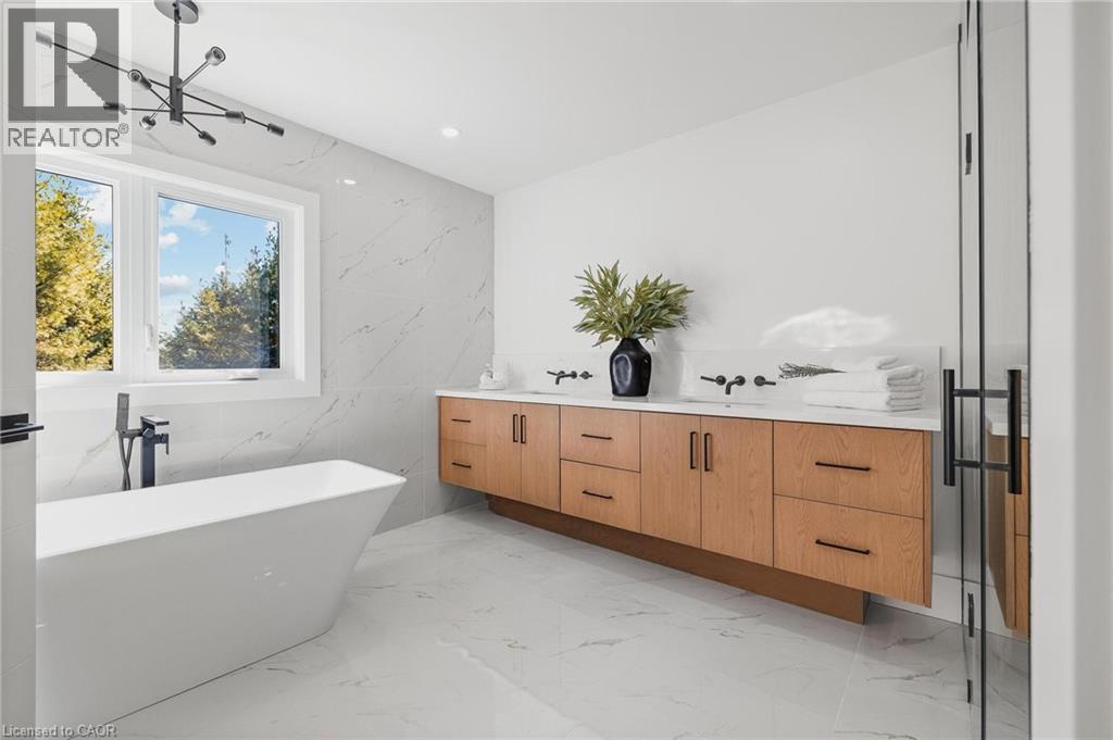 1060 Walton Avenue, Listowel, ON - Indoor Photo Showing Bathroom