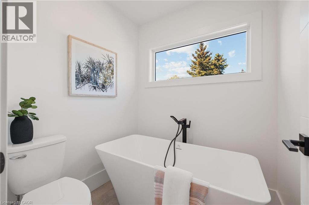 1060 Walton Avenue, Listowel, ON - Indoor Photo Showing Bathroom