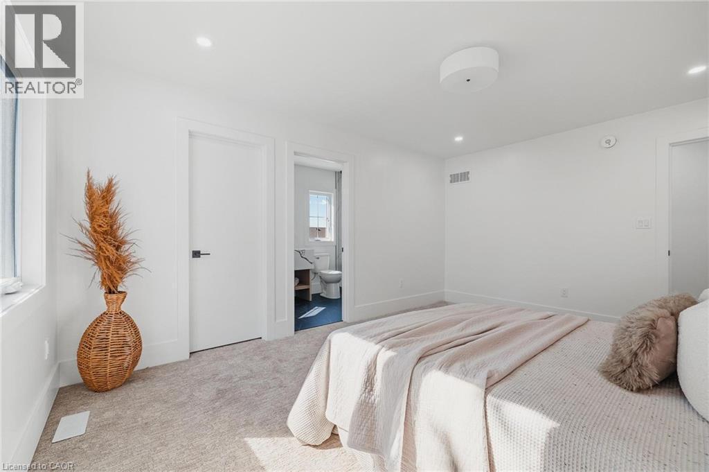 1060 Walton Avenue, Listowel, ON - Indoor Photo Showing Bedroom