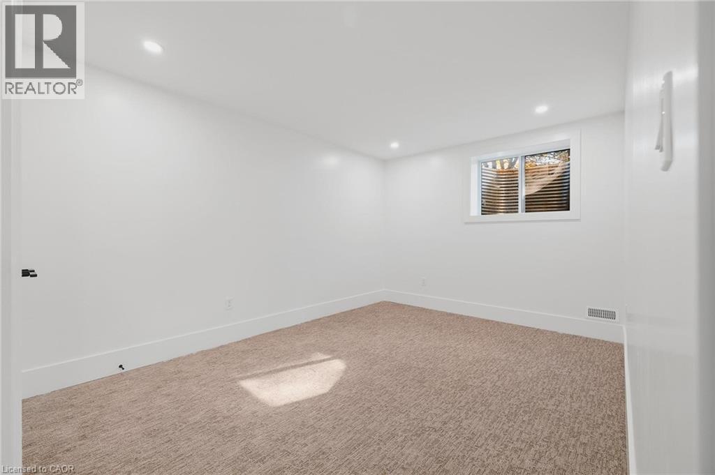 1060 Walton Avenue, Listowel, ON - Indoor Photo Showing Other Room