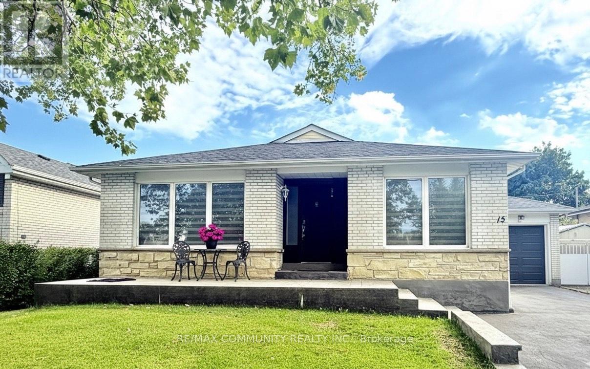 15 Strathavon Drive, Toronto, ON - Outdoor