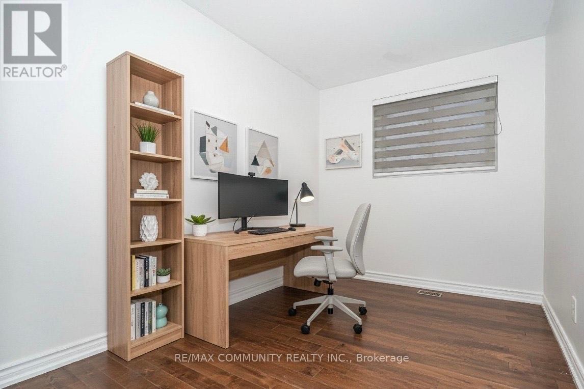 15 Strathavon Drive, Toronto, ON - Indoor Photo Showing Office